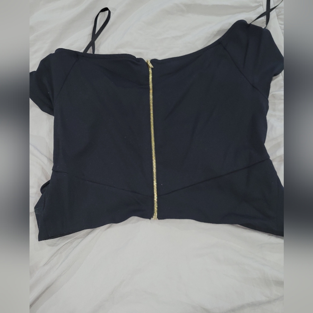 Crop top - Picture 2 of 2